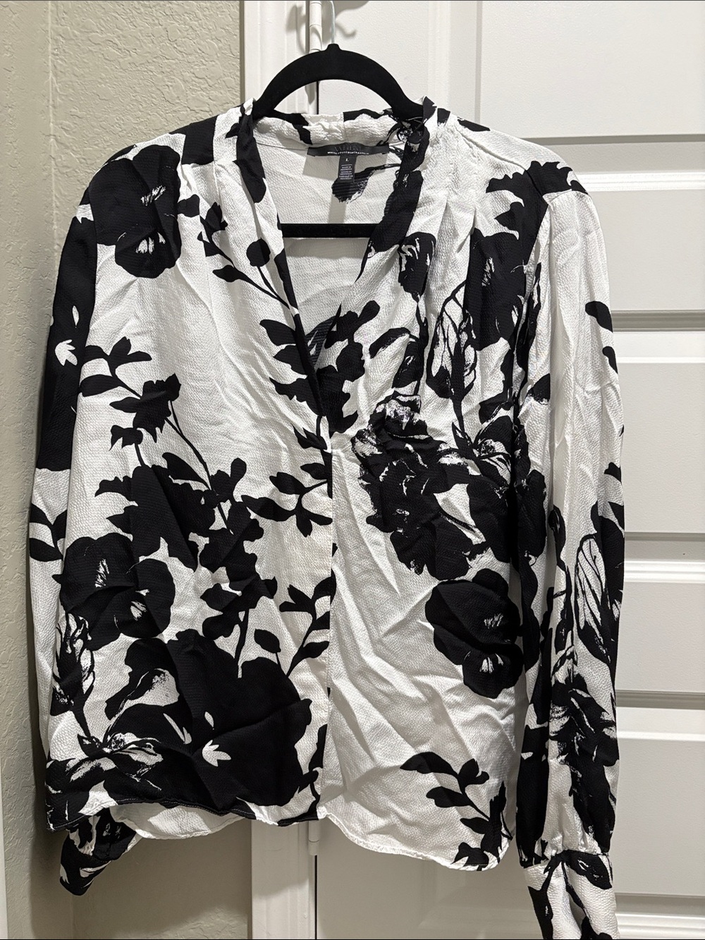 White House Black Market Black and White Floral Top